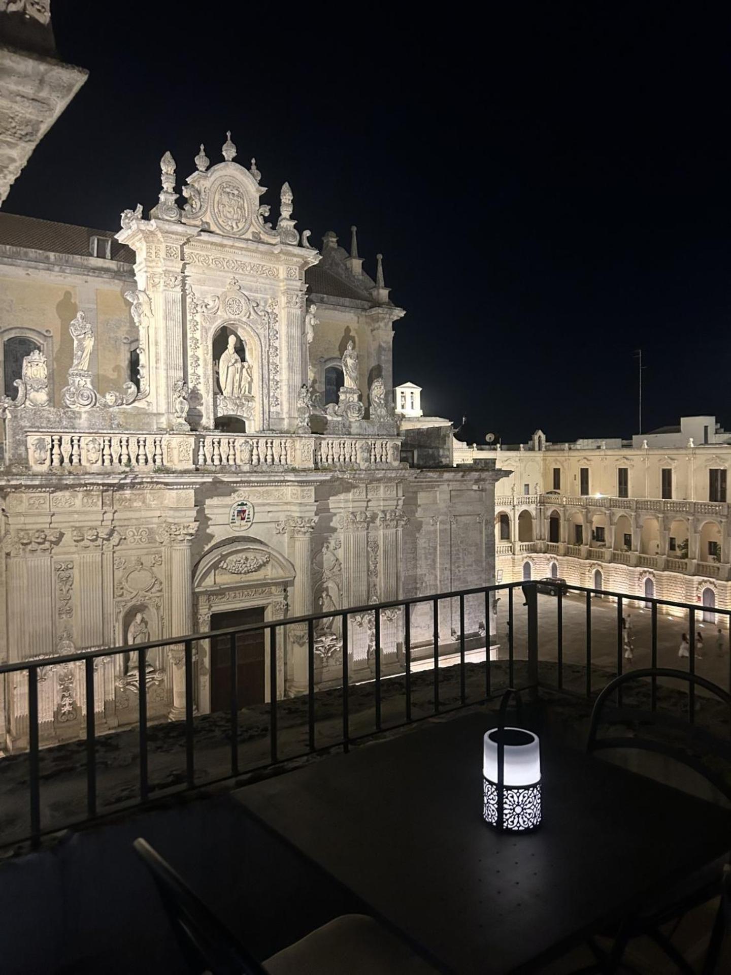 Palazzo Lanzilao'S Rooms Lecce Exterior photo