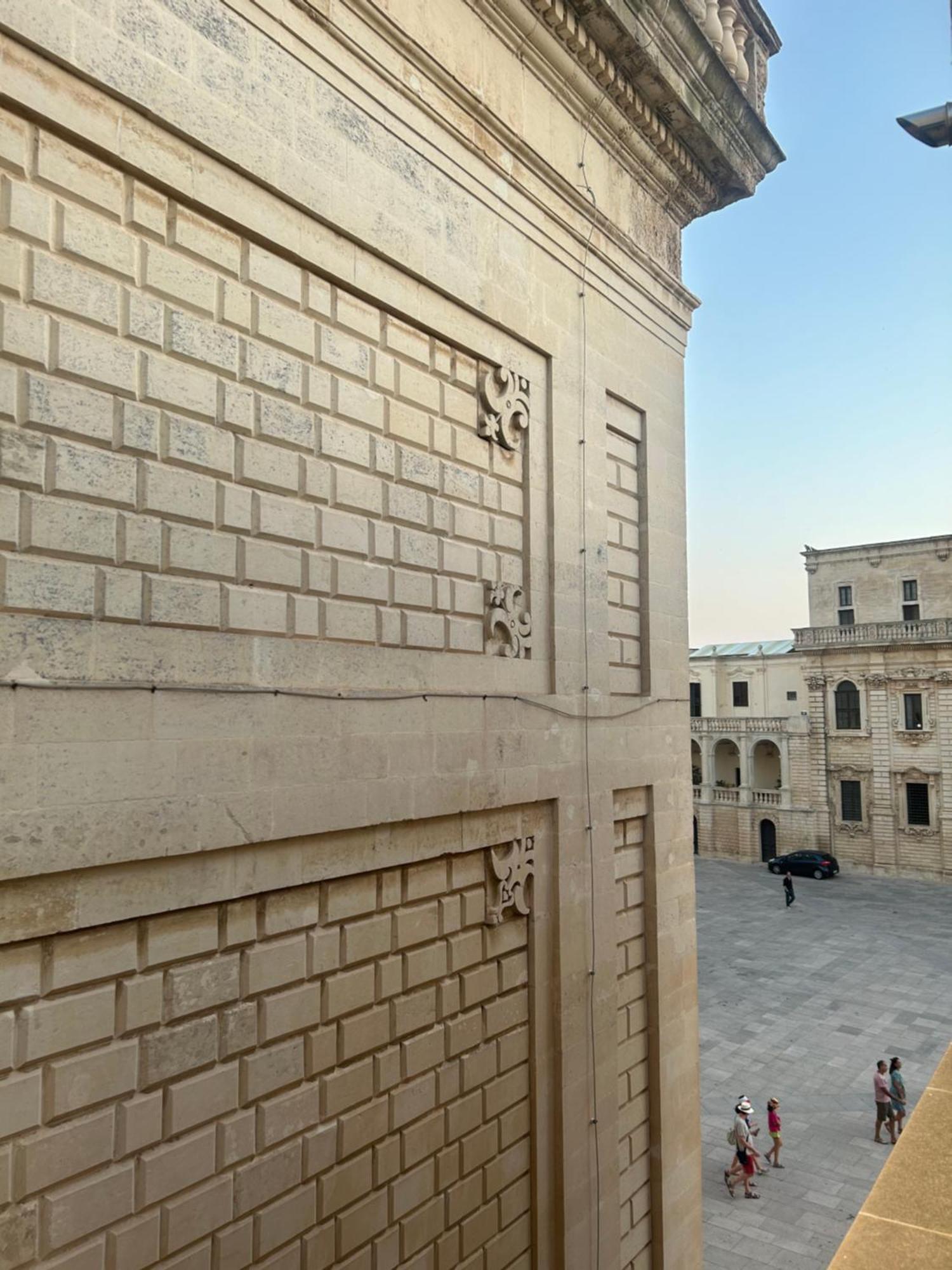 Palazzo Lanzilao'S Rooms Lecce Exterior photo